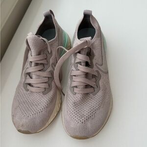 Nike Epic React Flyknit Women’s Size 7 Pink Mauve Running Shoes